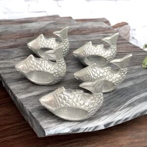 5 Vintage Pewter Fish Napkin Rings
Silver Color